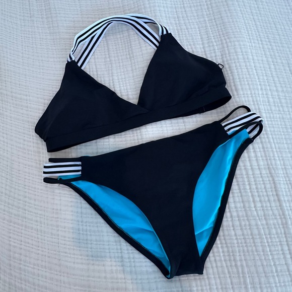 L*Space Size Larce Full Cut Bikini in Black & White - Picture 1 of 7